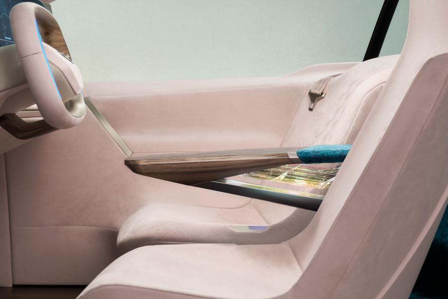 Детали интерьера BMW Vision iNEXT 2018 года  (фото 112 из 128)